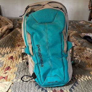 Patagonia Refugio 28L backpack turquoise and gray EUC
